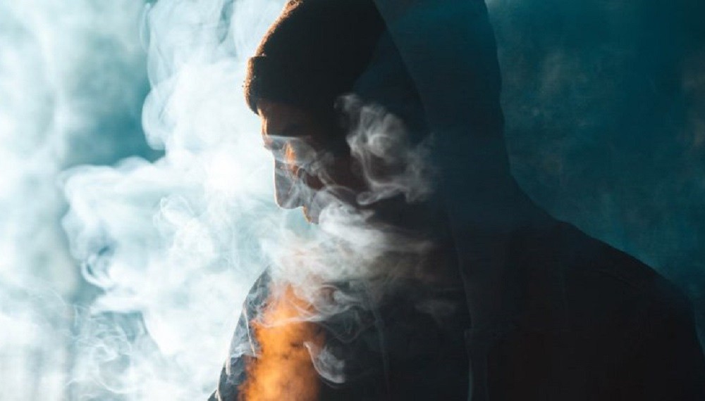 Смертельный «наркотик-зомби», содержащий человеческие кости, сеет хаос в Западной Африке курение наркотик Африке куш