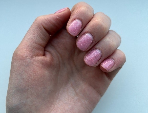 Девушка пожаловалась на маникюр