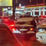 Очередь на заправку в Алматы во время землетрясения