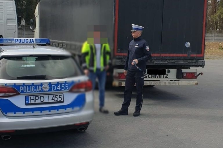 Дальнобойщик попался полиции в Польше очередь