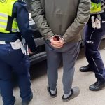 Белорусского дальнобойщика заковали в наручники в Польше