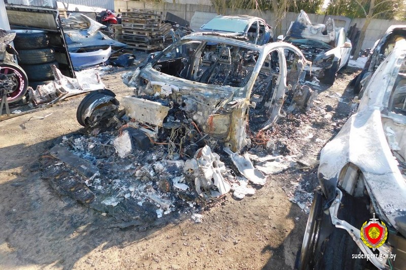 Дорогие машины сгорели