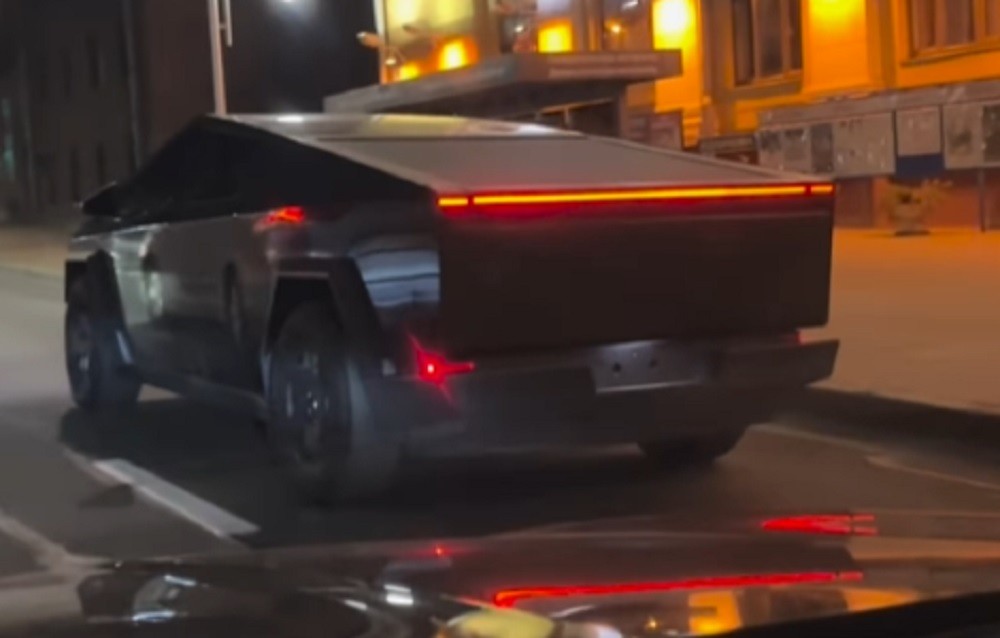 Tesla Cybertruck в Минске