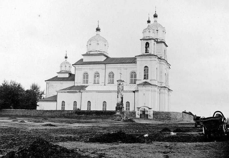 Церковь Успения пресвятой Богородицы с пятью куполами