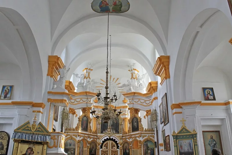 Внутреннее убранство храма