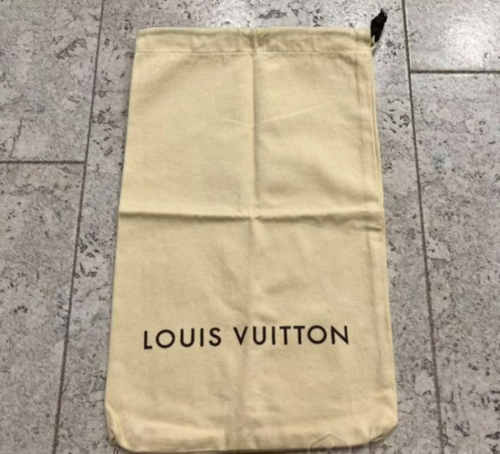 Брендовый пыльник