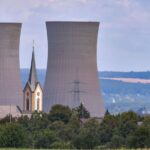 АЭС «Графенрайнфельд» в Германии в день ее сноса в августе 2024 года