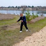 70-летний пенсионер сделал трассу и бегает в Берёзовском районе