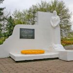 Памятник «Скорбящая мать» в Барановичском районе