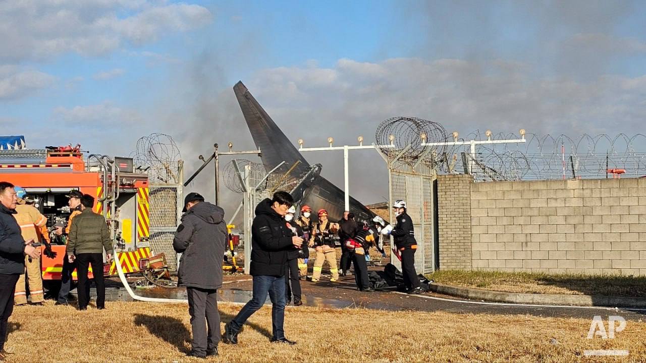 За ночь две аварии с самолётами: в Южной Корее и Канаде