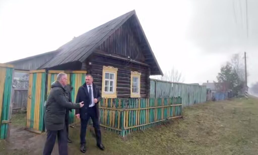 На Гомельщине ликвидировали подозреваемого в двойном убийстве, который прятался в лесу Министр приезжал на место убийства в Гомель