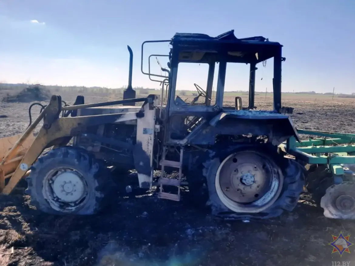 загорелся трактор