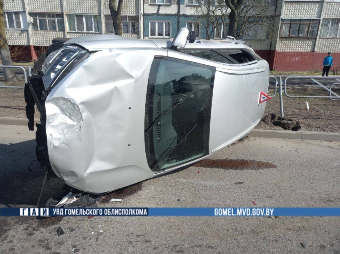 В Гомеле парень не успел отучиться в автошколе, как попал в аварию ДТП с учебной машиной