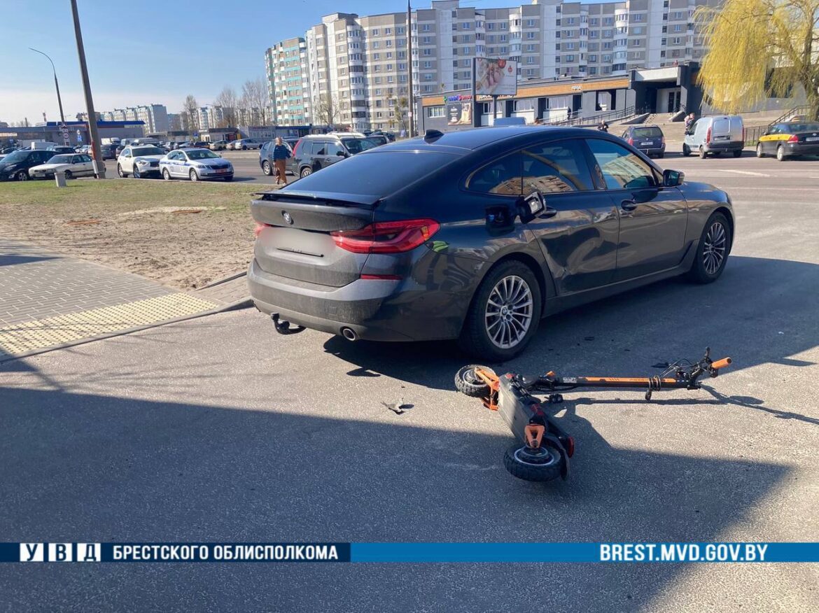 В Бресте столкнулись BMW и юный самокатчик ДТП в Бресте