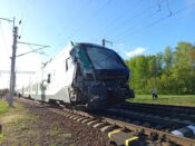 Поезд столкнулся с лесовозом