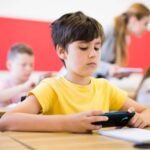 телефон в школе