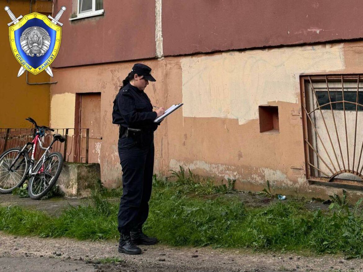 Ребёнок выпал и погиб