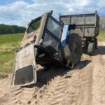 Столкнулись трактор и поезд