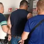 Дальнобойщик в наручниках