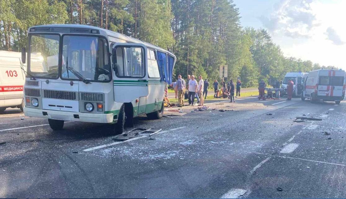 Автобус, видимо, вёз рабочих