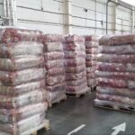 упаковки макарон в транспортном терминале