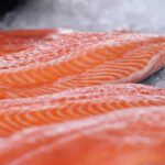 Филе лосося на льду