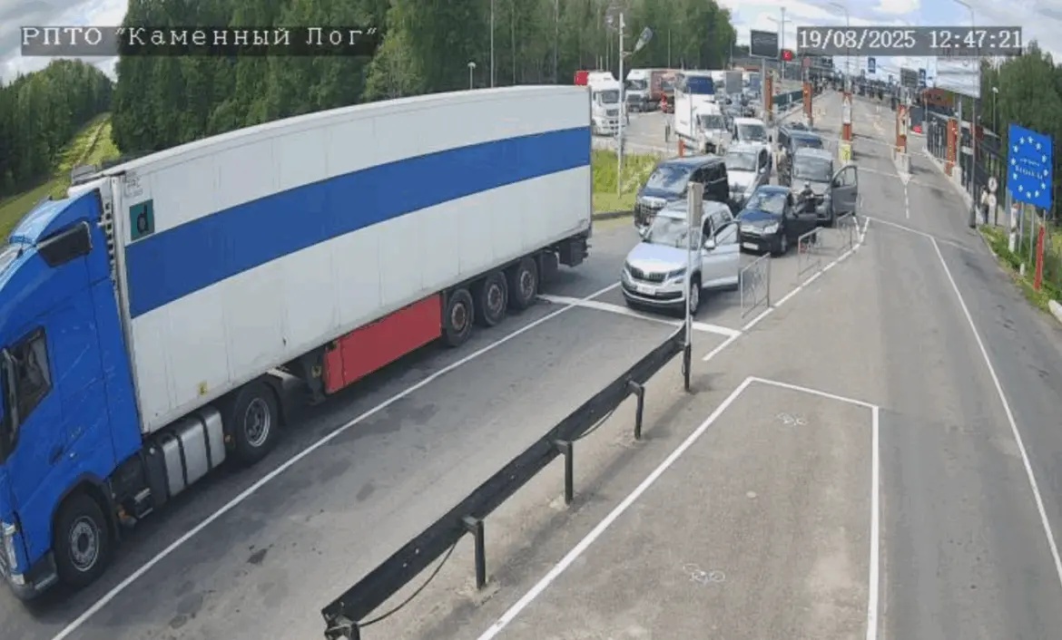 Граница превратилась в стоянку – за сутки не пройти граница очередь из машин и фур