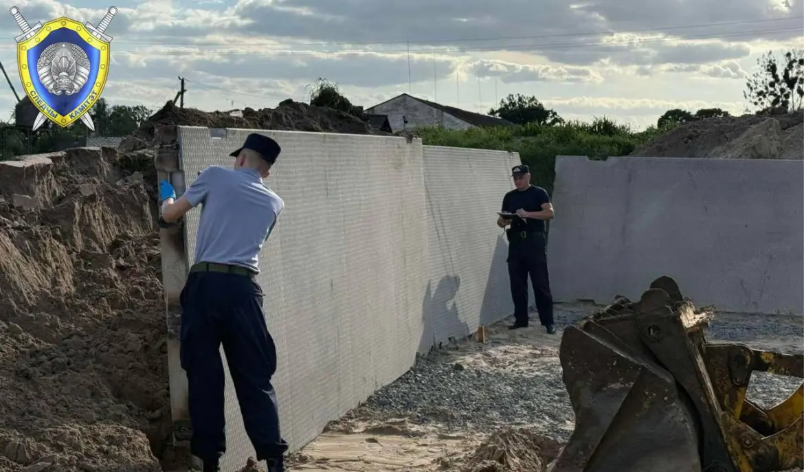 Плита рухнула на человека