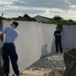 Плита рухнула на человека