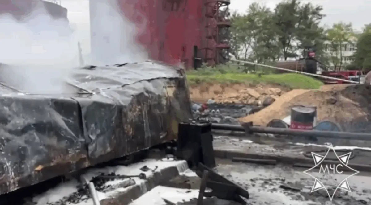 выгоревшие цистерны с мазутом