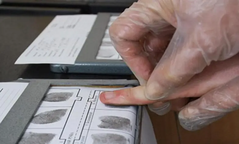 В Беларуси предлагают «откатать пальцы» тем, кто имеет ВНЖ за рубежом Дактилоскопия