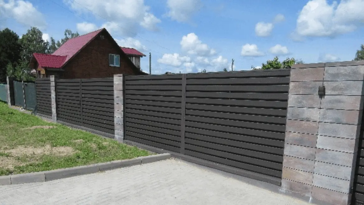 дом и забор