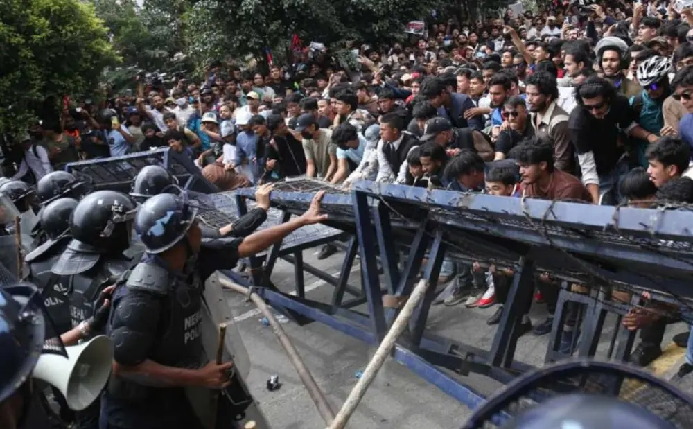 Премьер Непала ушёл в отставку после протестов из-за запрета соцсетей Протесты в Непале