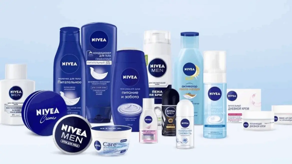 Ассортимент «Nivea» на столе