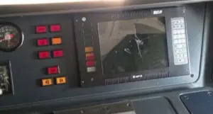 Школьники разбили поезд