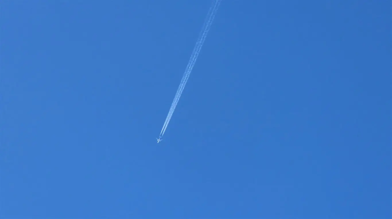 Небо над Латвией