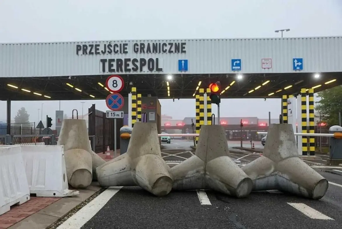 Этой ночью Польша открыла границу с Беларусью. Как это было Тересполь