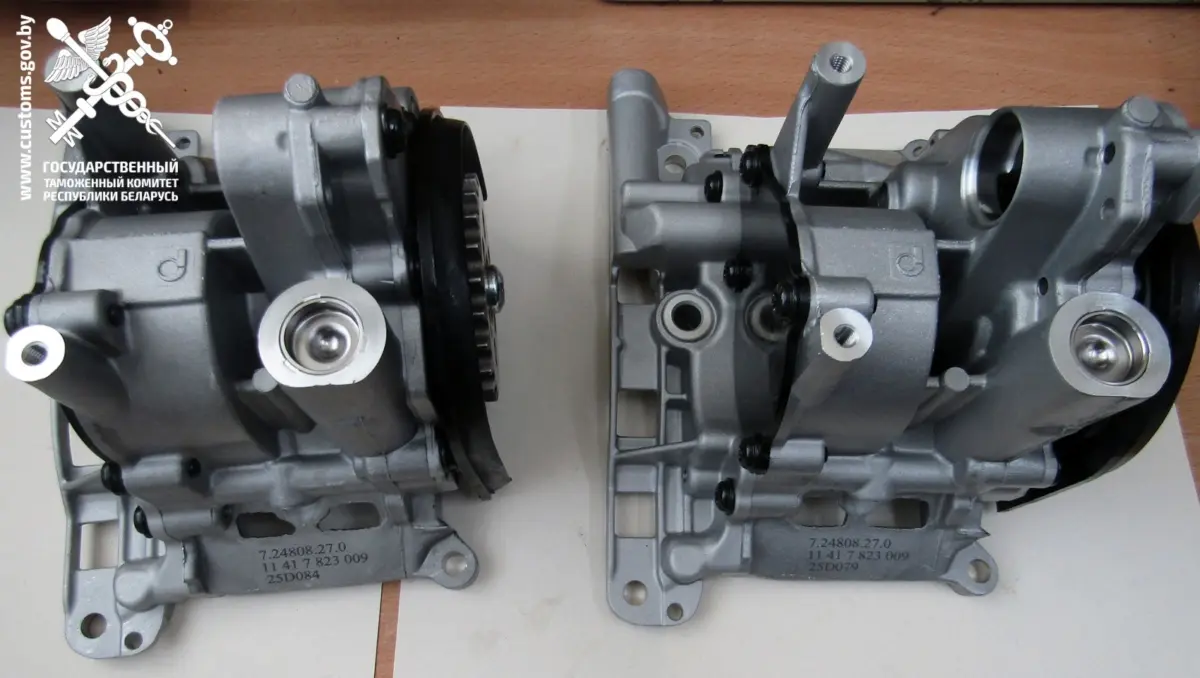 детали и механические запчасти, изъятые таможней у белоруса, крупный план.