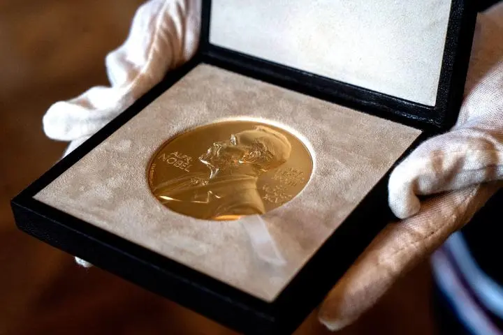 медаль Нобеля