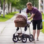 мужчина с коляской редкость в Беларуси