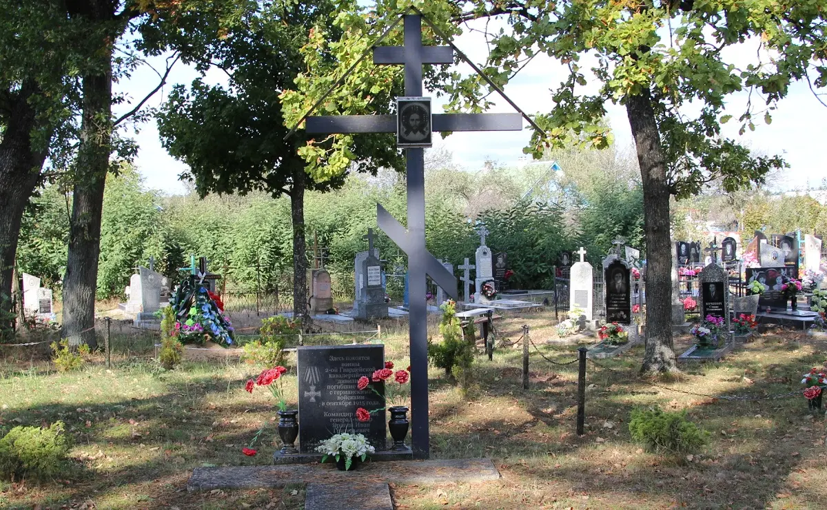 Мемориал русским солдатам Первой мировой войны на православном кладбище в Телеханах