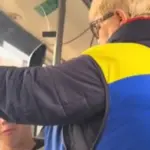 Школьника выдворяли из автобуса