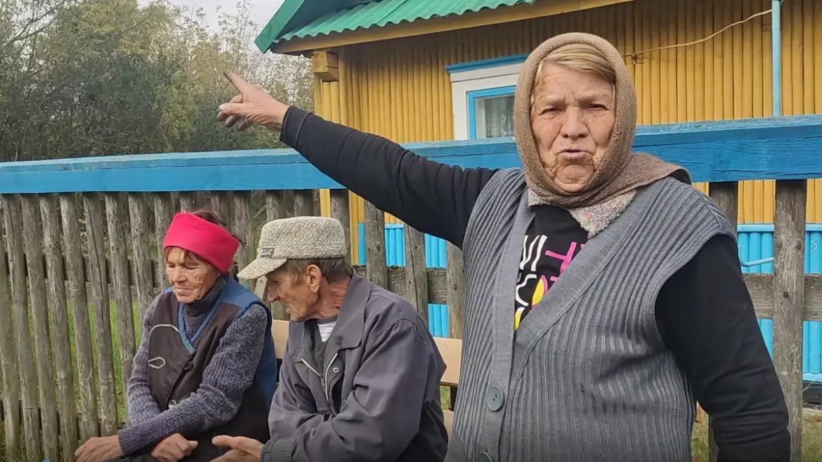 Жители деревни Выгонощи