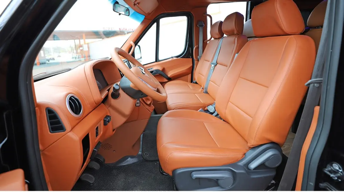 интерьер кабины микроавтобуса МАЗ 281