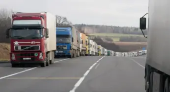 Тысячи литовских фур блокированы в Беларуси — перевозчики требуют ответ