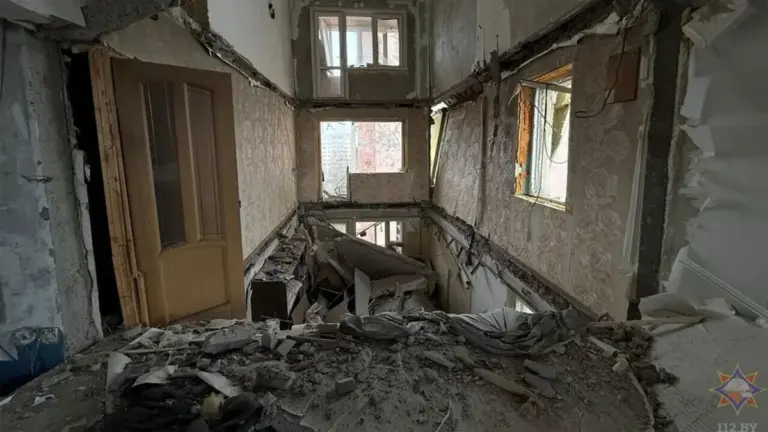 После взрыва дома в Гомеле — тишина. Почему тело нашли лишь через 5 дней? взрыв