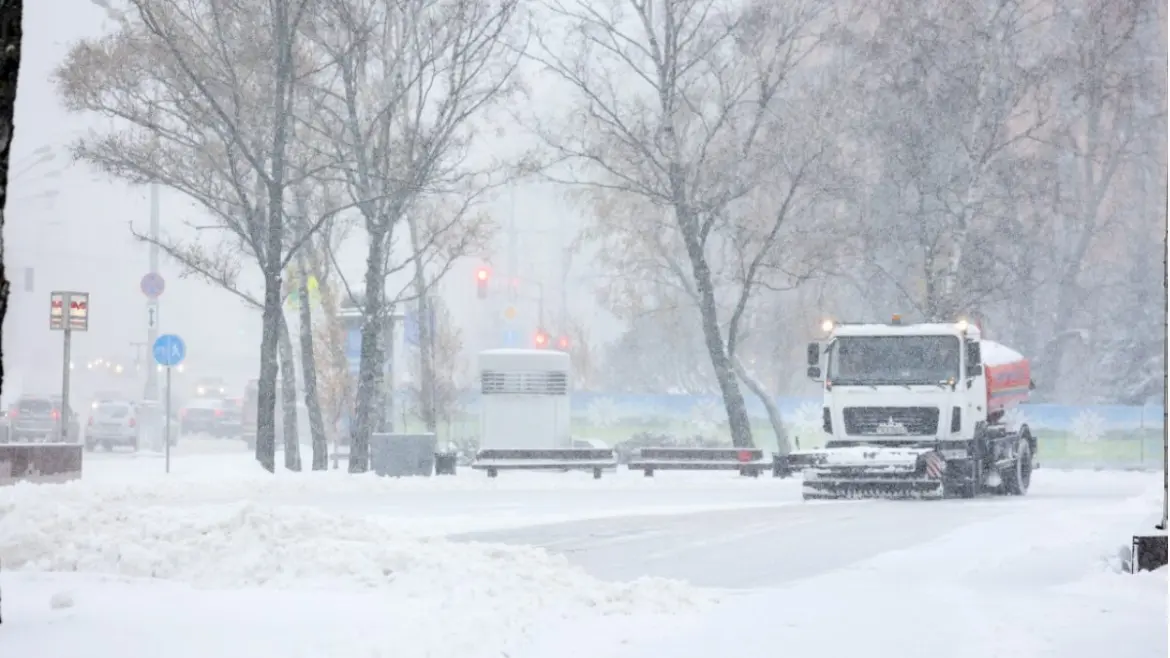 Настоящая зима пришла – морозы до минус 30 ждут Беларусь с 13 по 18 января погода в Беларуси, январь 2026 уборочные машины не справляются