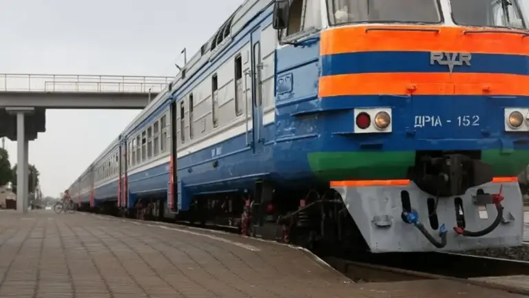 Пенсионеры потеряют скидку на региональные поезда с 1 ноября 2026 года Пенсионеры потеряют скидку на региональные поезда с 1 ноября 2026 года