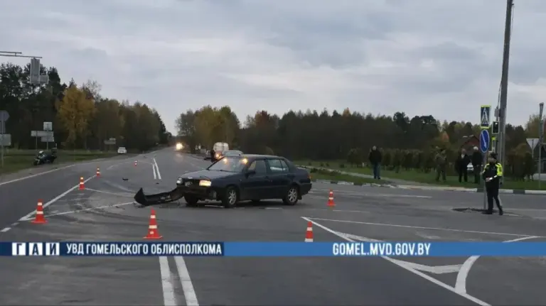 В Гомеле Volkswagen столкнулся с мотоциклом